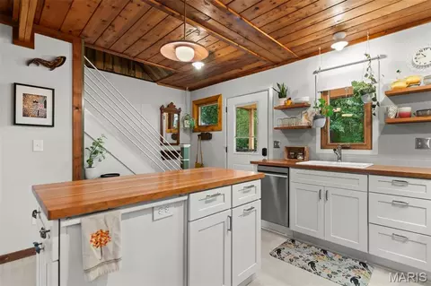Kitchen - 11720 Catatoga Dr, Plainview, IL 62685 photo 1 of 6