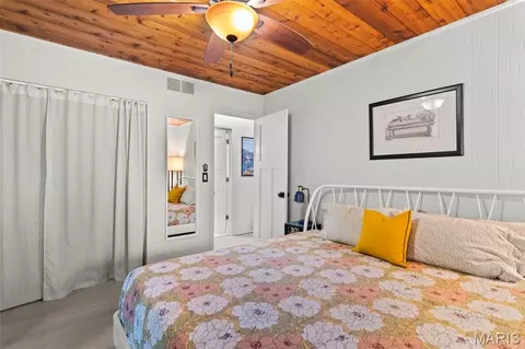 Bedroom - 11720 Catatoga Dr, Plainview, IL 62685 photo 3 of 7