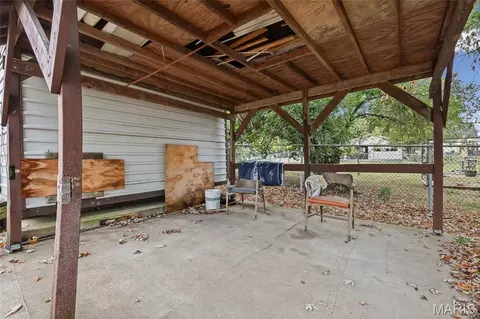 Exterior - 1002 Terrace Dr, Festus, MO 63028 photo 9 of 15