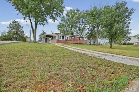 Exterior - 1002 Terrace Dr, Festus, MO 63028 photo 1 of 15