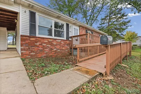Exterior - 1002 Terrace Dr, Festus, MO 63028 photo 2 of 15
