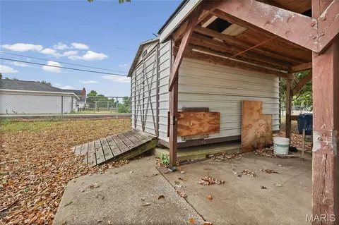 Exterior - 1002 Terrace Dr, Festus, MO 63028 photo 12 of 15