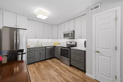 Kitchen - 709 Ridgeside Dr #A, Ballwin, MO 63021 photo 1 of 4