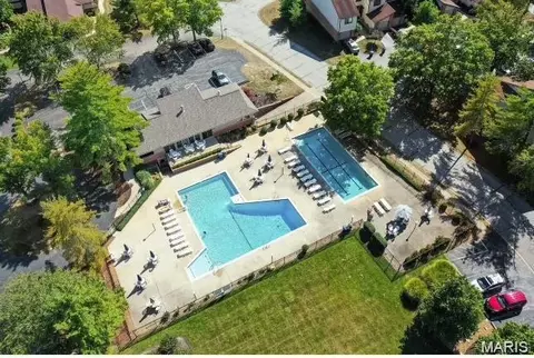 Exterior - 709 Ridgeside Dr #A, Ballwin, MO 63021 photo 11 of 15