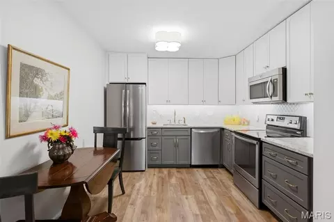 Kitchen - 709 Ridgeside Dr #A, Ballwin, MO 63021 photo 4 of 4