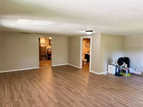 Living - 5823 Mcdaneld Rd, Kell, IL 62853 photo 10 of 14
