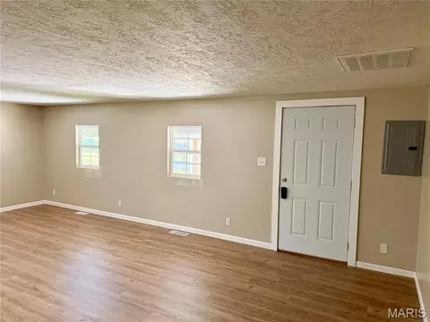 Living - 5823 Mcdaneld Rd, Kell, IL 62853 photo 6 of 14