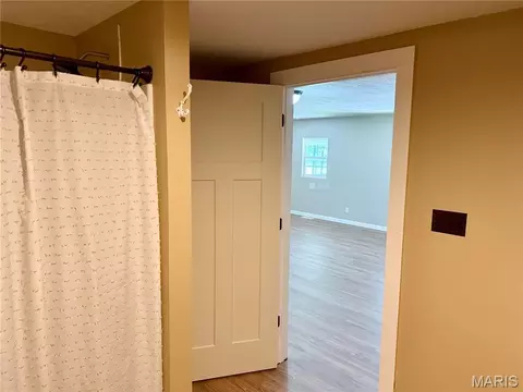 Entry Way - 5823 Mcdaneld Rd, Kell, IL 62853 photo 3 of 3