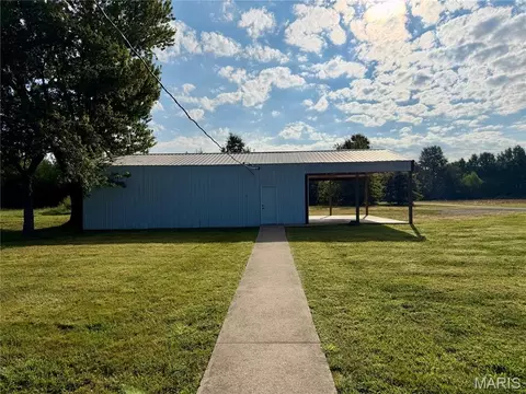 Exterior - 5823 Mcdaneld Rd, Kell, IL 62853 photo 14 of 21