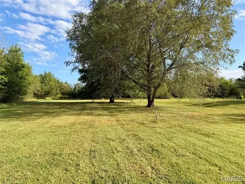 Exterior - 5823 Mcdaneld Rd, Kell, IL 62853 photo 6 of 21