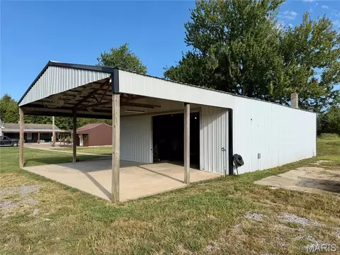 Exterior - 5823 Mcdaneld Rd, Kell, IL 62853 photo 17 of 21