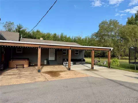 Exterior - 5823 Mcdaneld Rd, Kell, IL 62853 photo 11 of 21
