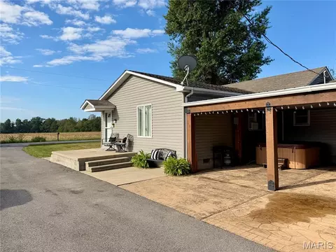 Exterior - 5823 Mcdaneld Rd, Kell, IL 62853 photo 9 of 21