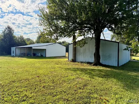 Exterior - 5823 Mcdaneld Rd, Kell, IL 62853 photo 19 of 21