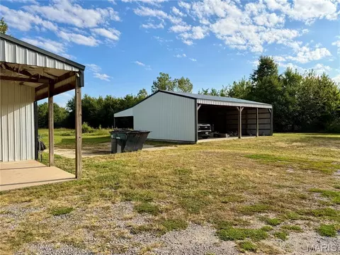 Exterior - 5823 Mcdaneld Rd, Kell, IL 62853 photo 15 of 21