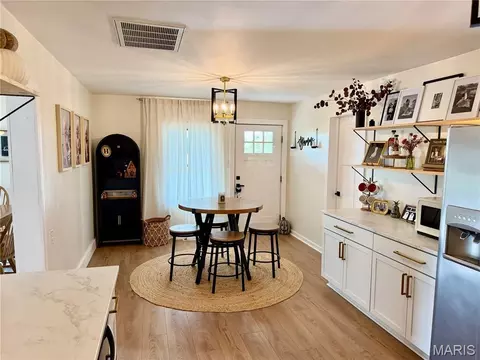 Entry Way - 5823 Mcdaneld Rd, Kell, IL 62853 photo 2 of 3