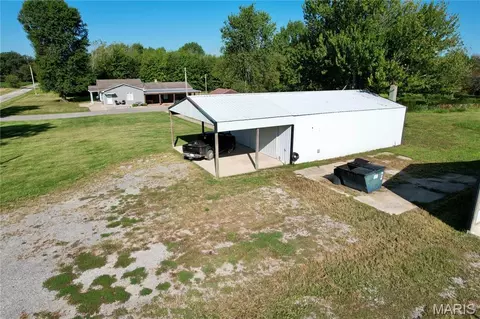 Exterior - 5823 Mcdaneld Rd, Kell, IL 62853 photo 4 of 21