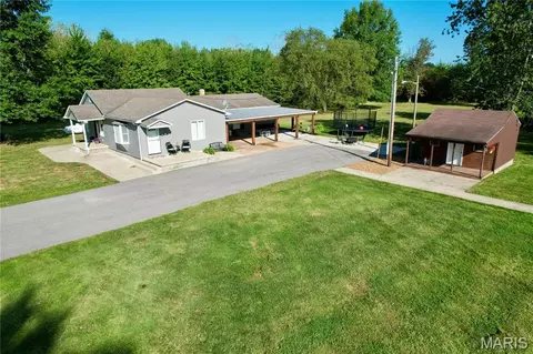 Exterior - 5823 Mcdaneld Rd, Kell, IL 62853 photo 3 of 21