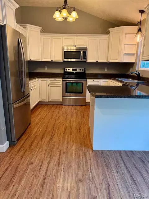 Kitchen - 20941 Hideaway Ln, Saint Robert, MO 65584 photo 1 of 2