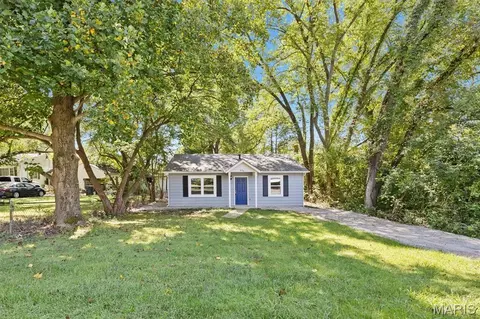11 Edding Ln, Fairview Heights, IL 62208