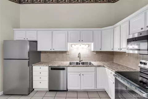 Kitchen - 409 E 11th St E, Washington, MO 63090 photo 3 of 4
