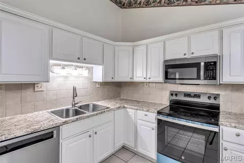 Kitchen - 409 E 11th St E, Washington, MO 63090 photo 4 of 4