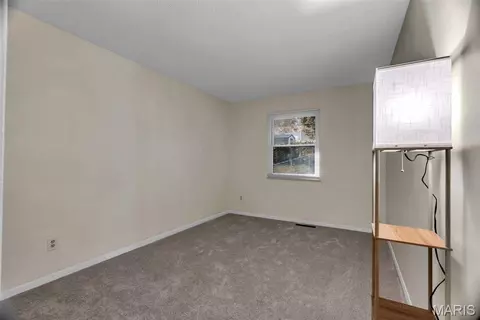 Bedroom - 409 E 11th St E, Washington, MO 63090 photo 4 of 5