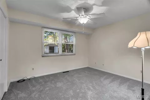 Bedroom - 409 E 11th St E, Washington, MO 63090 photo 2 of 5
