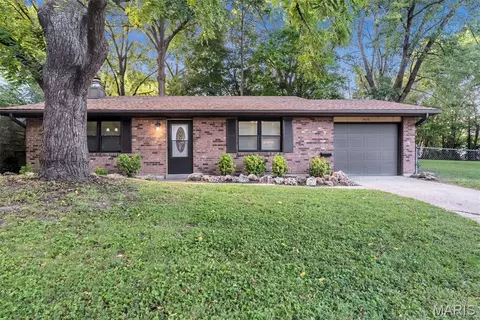Exterior - 409 E 11th St E, Washington, MO 63090 photo 2 of 11