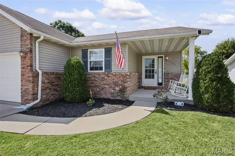 Exterior - 431 Pheasant Ln, Moro, IL 62067 photo 3 of 9