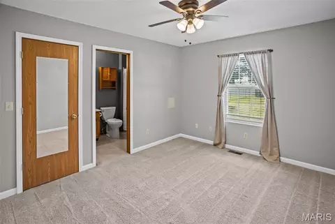 Bedroom - 431 Pheasant Ln, Moro, IL 62067 photo 1 of 8