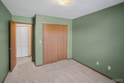 Bedroom - 431 Pheasant Ln, Moro, IL 62067 photo 6 of 8