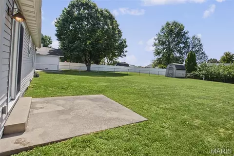 Exterior - 431 Pheasant Ln, Moro, IL 62067 photo 7 of 9