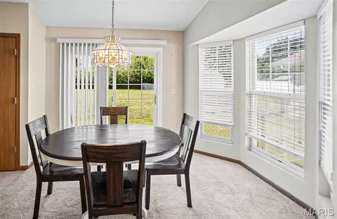 Dining - 431 Pheasant Ln, Moro, IL 62067 photo 2 of 4