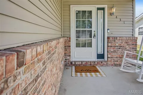 Exterior - 431 Pheasant Ln, Moro, IL 62067 photo 5 of 9