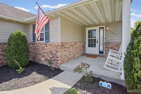 Exterior - 431 Pheasant Ln, Moro, IL 62067 photo 4 of 9