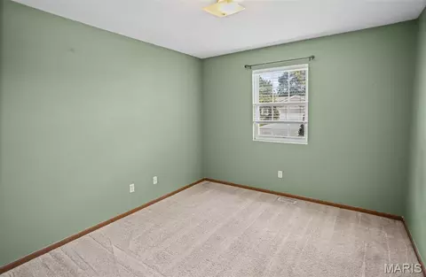 Bedroom - 431 Pheasant Ln, Moro, IL 62067 photo 5 of 8