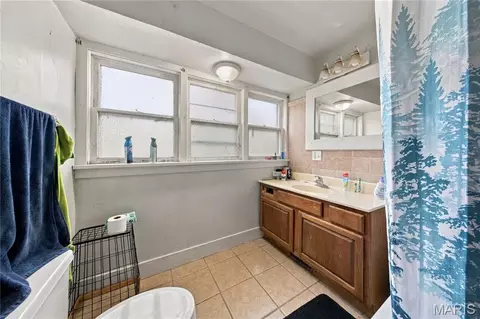 Bath - 317 Eldon St, Saint James, MO 65559 photo 1 of 1