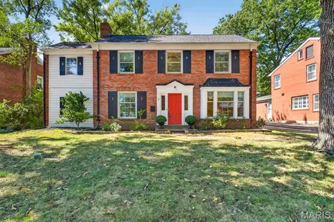 933 S Central Ave, Clayton, MO 63105