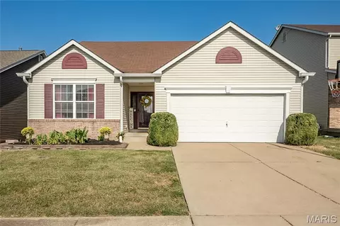 4617 Richmond Forest Dr, Florissant, MO 63034