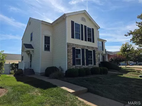 16500 Victoria Crossing Dr, Wildwood, MO 63040