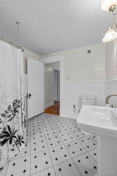 Bath - 203 S Bellevue St, Jackson, MO 63755 photo 3 of 6