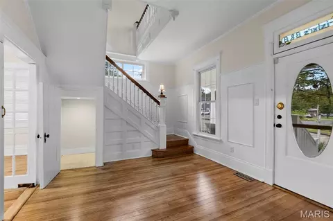 Entry Way - 203 S Bellevue St, Jackson, MO 63755 photo 2 of 9