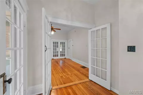 Entry Way - 203 S Bellevue St, Jackson, MO 63755 photo 4 of 9