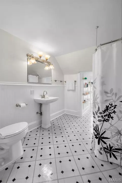 Bath - 203 S Bellevue St, Jackson, MO 63755 photo 2 of 6
