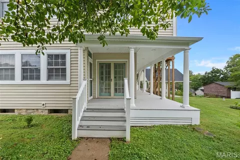 Exterior - 203 S Bellevue St, Jackson, MO 63755 photo 4 of 18