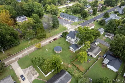 View/Area - 203 S Bellevue St, Jackson, MO 63755 photo 3 of 4