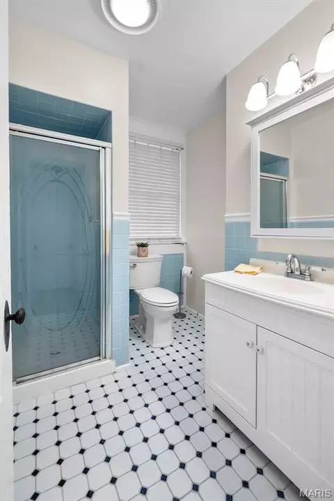 Bath - 203 S Bellevue St, Jackson, MO 63755 photo 1 of 6