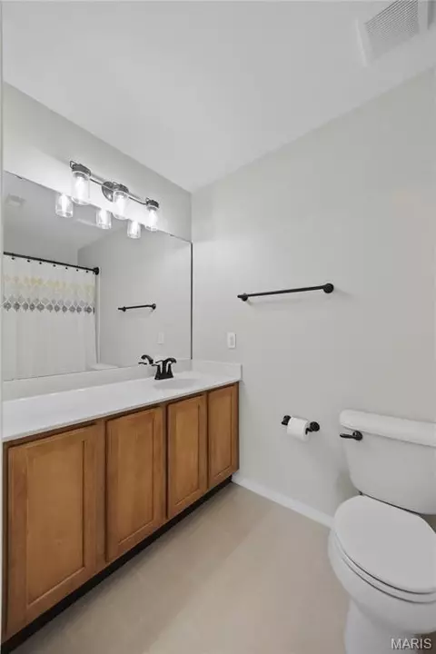 Bath - 64 Brimstone Cor, O'fallon, MO 63366 photo 6 of 6