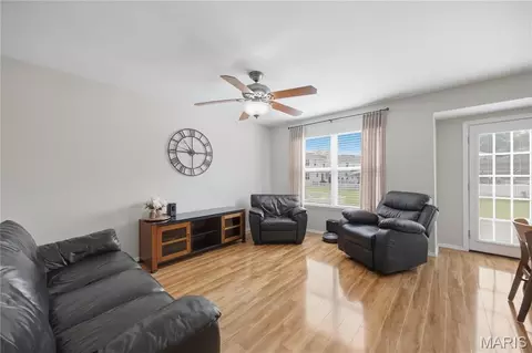 Living - 64 Brimstone Cor, O'fallon, MO 63366 photo 3 of 4